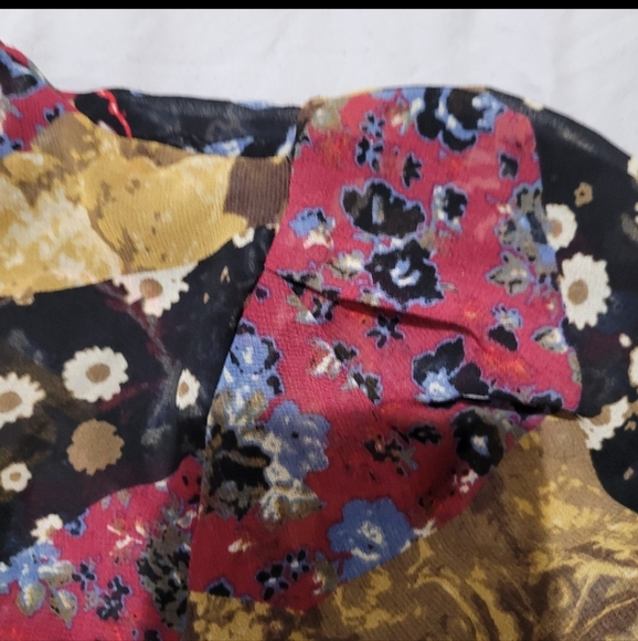 BCBGeneration Womens SZ Lg. Mult pattern sheer wrap top statement sleeves boho - Picture 4 of 8